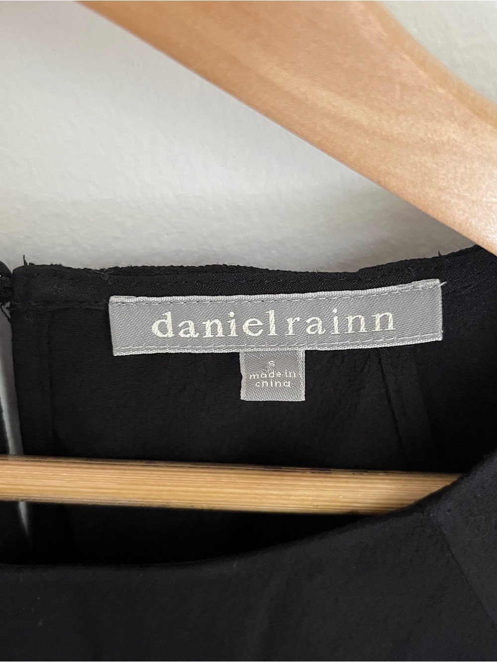 Daniel Rainn black blouse bell sleeves long tunic style size small like new - Picture 2 of 6